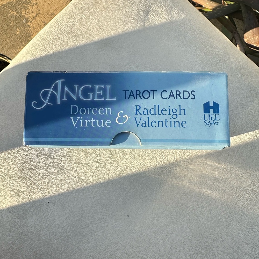 Angel Tarot Cards by Doreen Virtue - Picture 5 of 5